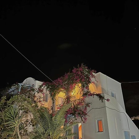 Vocamvilia Apartments Kamari  Exterior photo